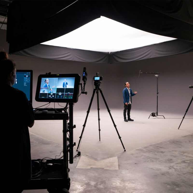 how to set up light for interview